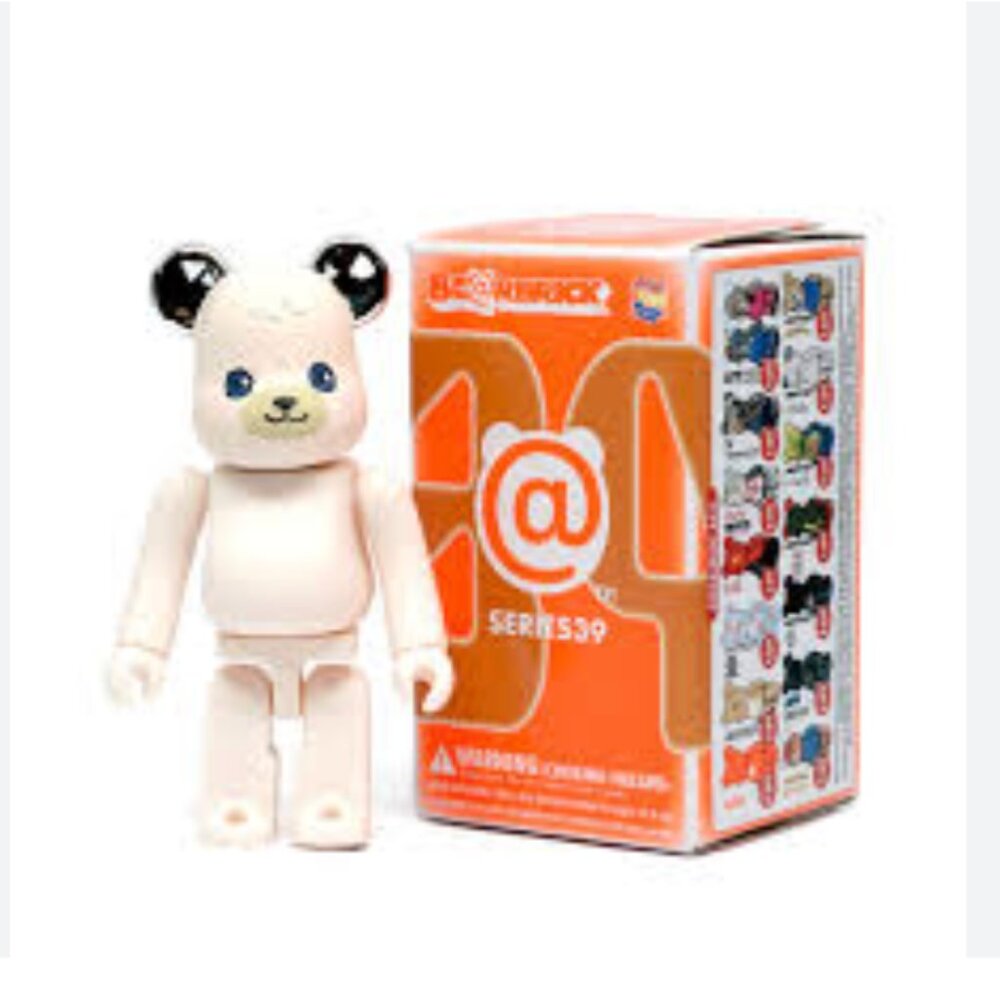 Medicom Bearbrick Series 39 A Bear Cub Ice (Artist) 100%